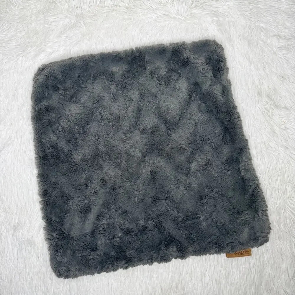 KOOLABURRA BY UGG / gray fuzzy faux fur square throw pillow cover / OS